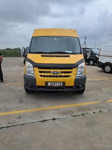 Ford Transit-1