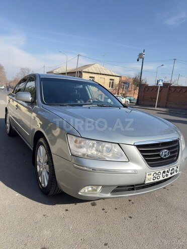 Hyundai Sonata-1