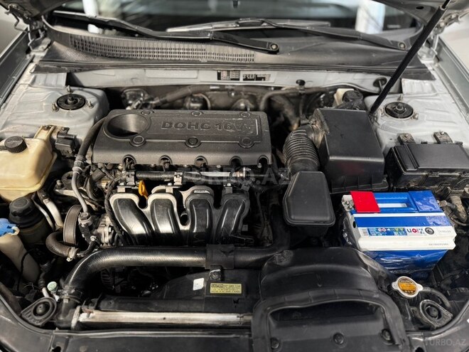 Hyundai Sonata-12