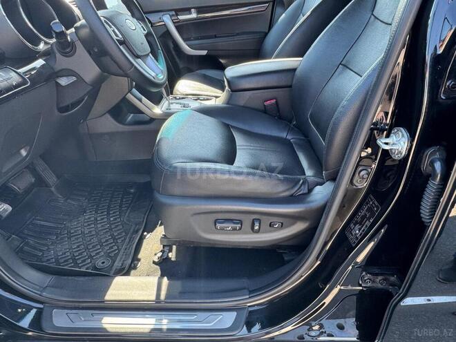 Kia Sorento-12
