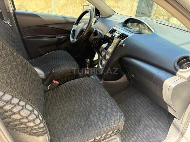 Toyota Yaris-5