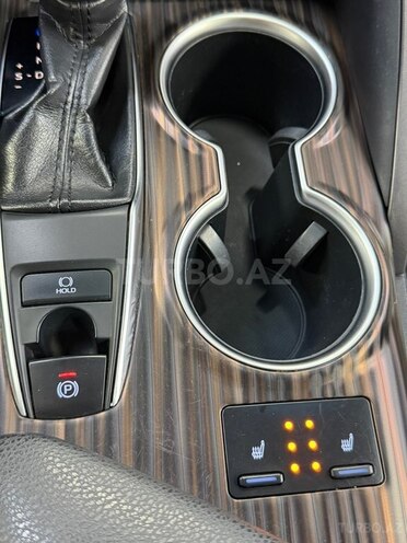 Toyota Camry-18