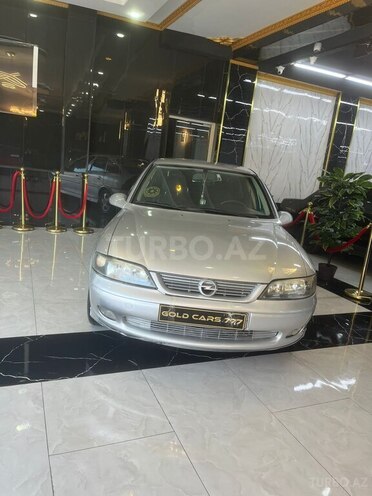 Opel Vectra-12
