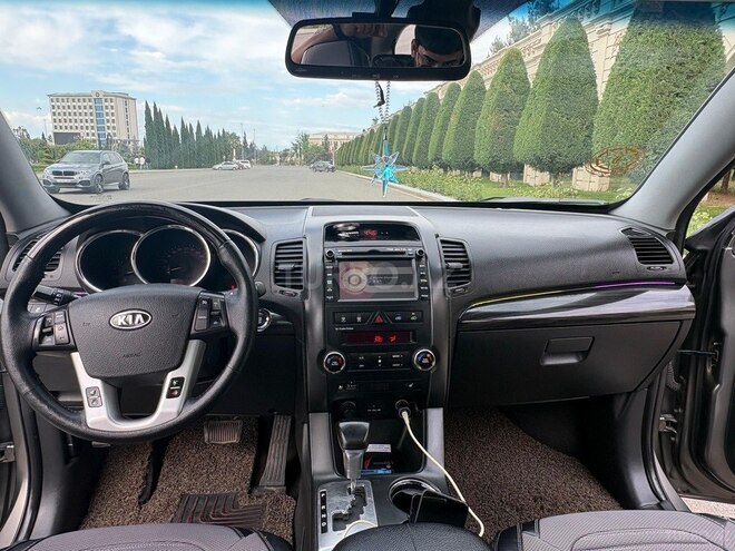 Kia Sorento-12