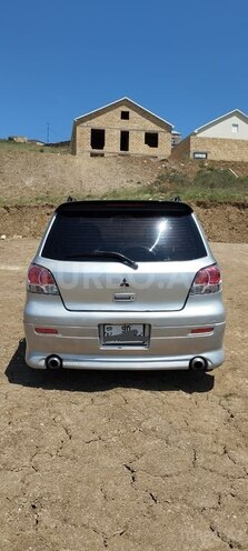 Mitsubishi Airtrek-10