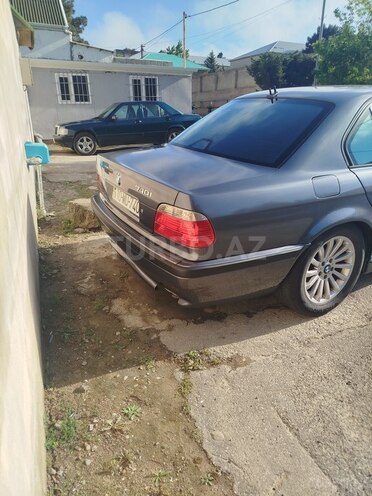 BMW 740-7