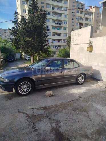BMW 740-9
