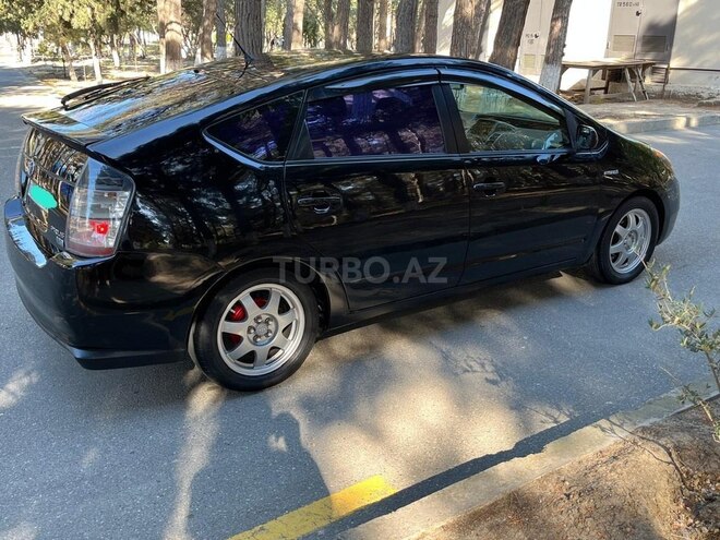 Toyota Prius-5