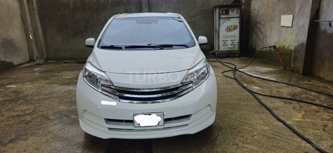 Nissan Note-1
