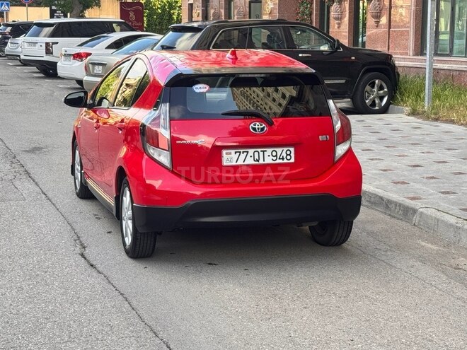 Toyota Prius C-2