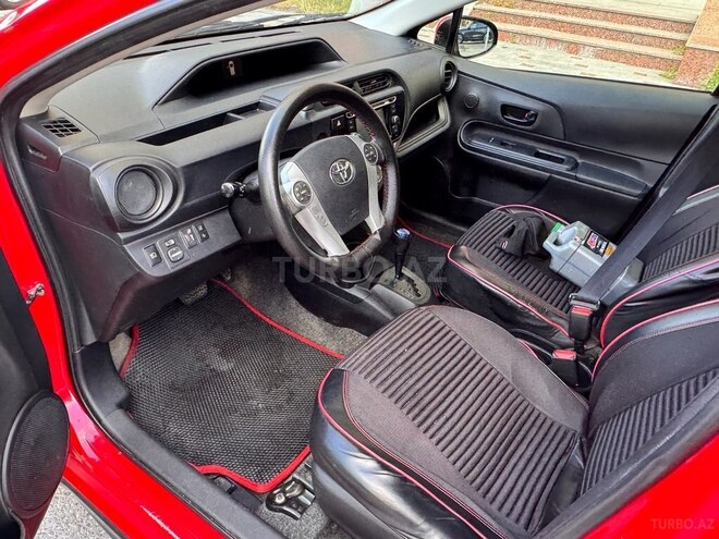 Toyota Prius C-6