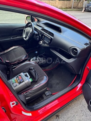Toyota Prius C-5