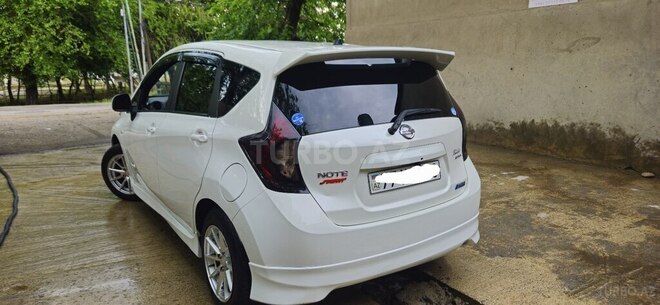 Nissan Note-7