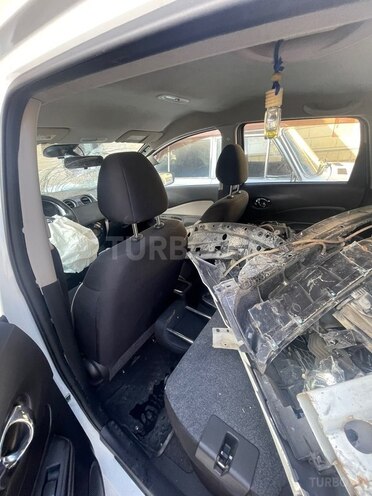 Nissan Note-5
