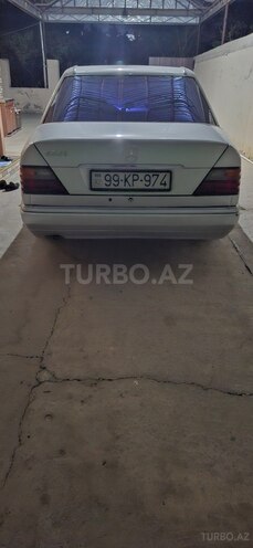 Mercedes E 200-2