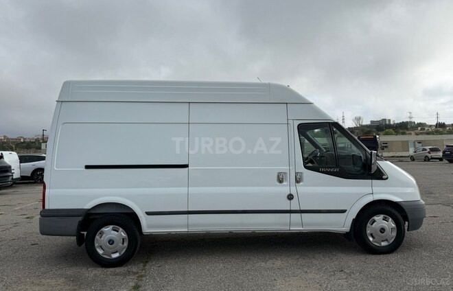 Ford Transit-3