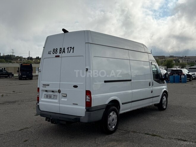 Ford Transit-5