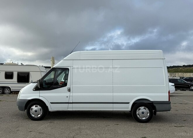 Ford Transit-4