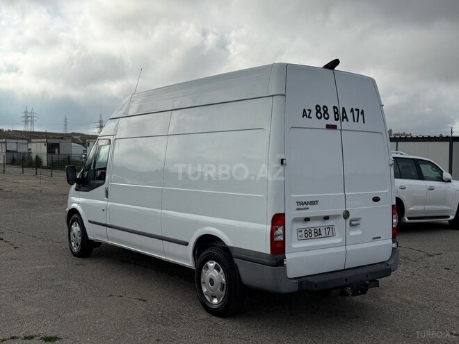 Ford Transit-6