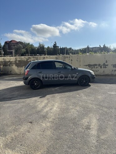 Kia Rio-5