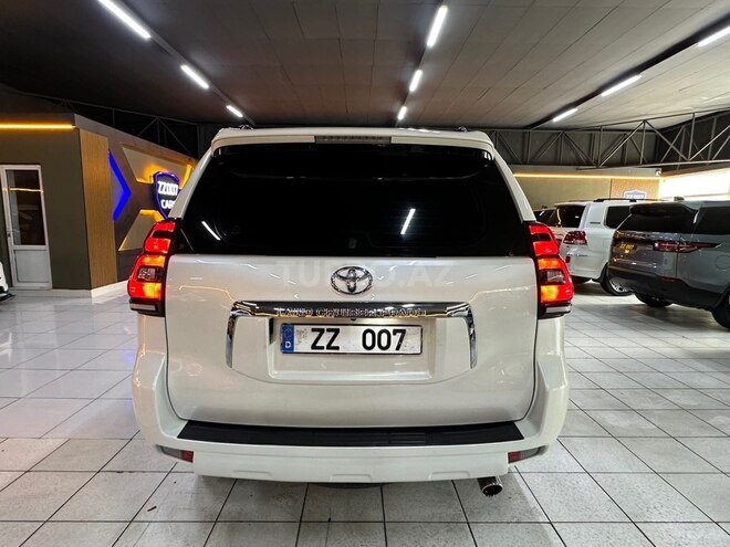 Toyota Land Cruiser Prado-7