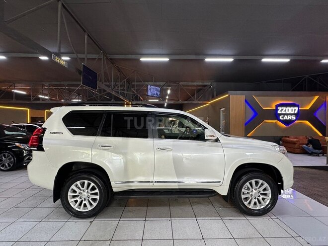 Toyota Land Cruiser Prado-11