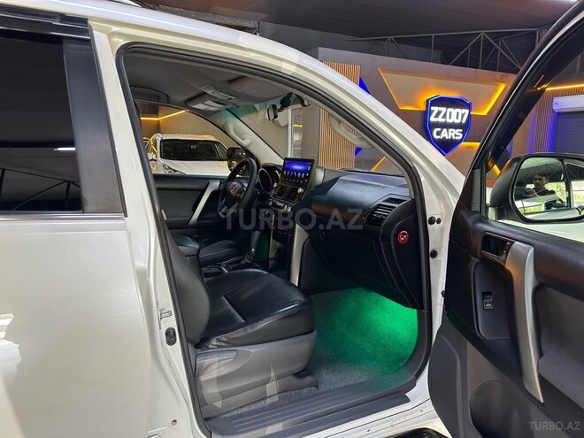 Toyota Land Cruiser Prado-17
