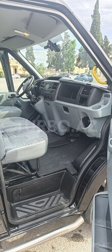Ford Transit-11