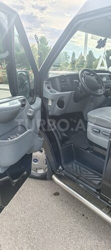Ford Transit-13