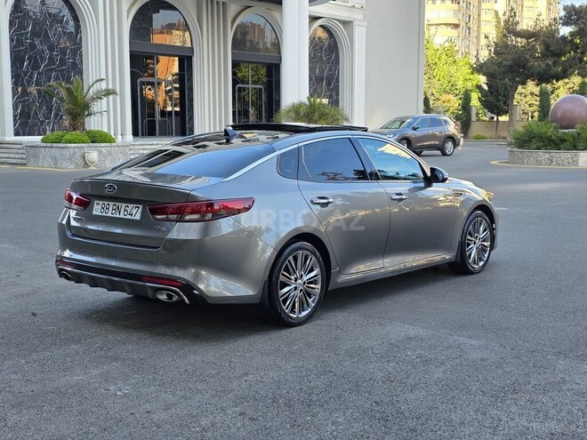 Kia Optima-4