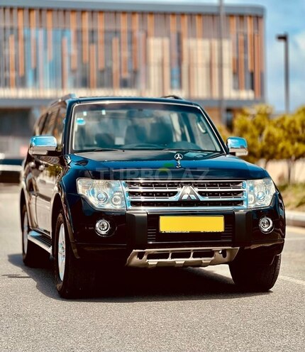 Mitsubishi Pajero-3