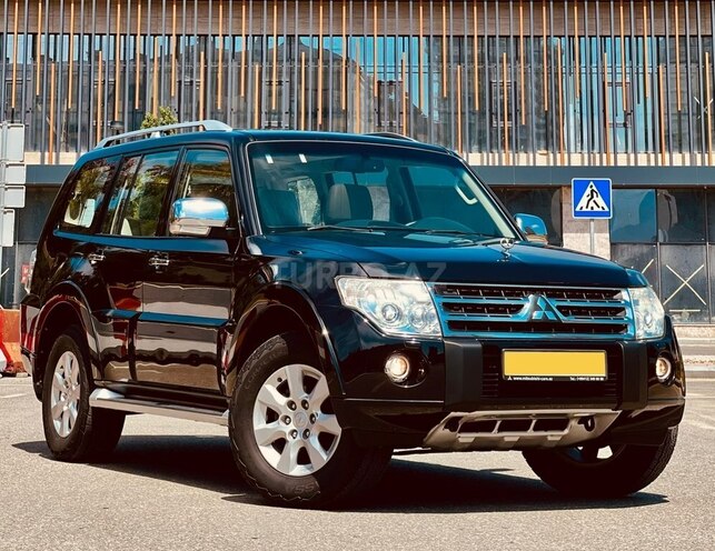 Mitsubishi Pajero-1