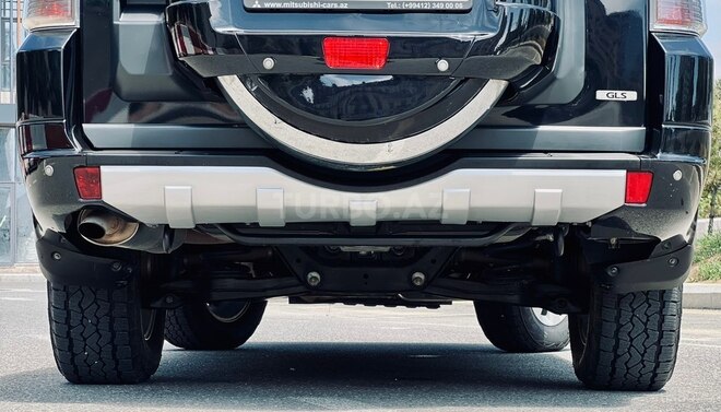 Mitsubishi Pajero-13