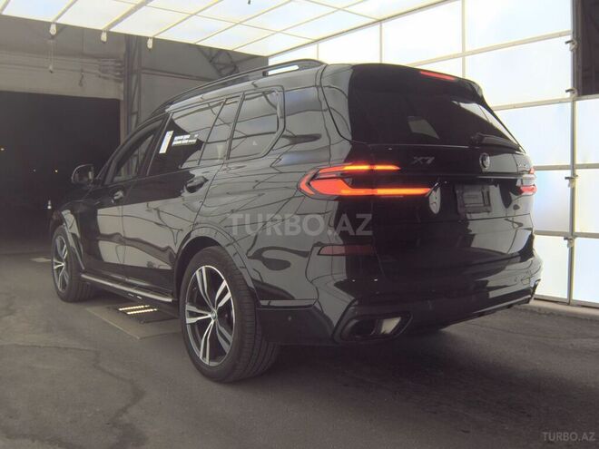 BMW X7-4