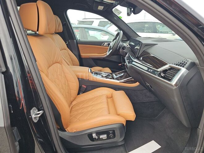 BMW X7-10