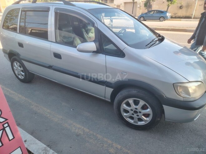 Opel Zafira-2
