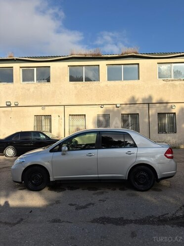 Nissan Tiida-3