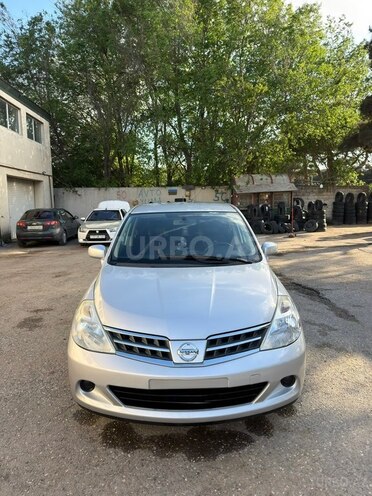 Nissan Tiida-1