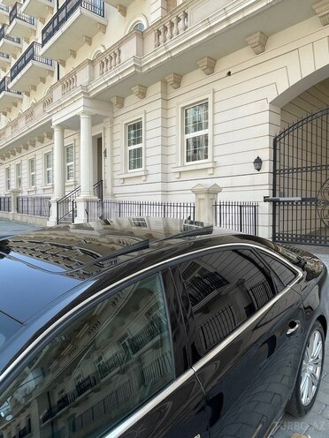 Audi A8-8