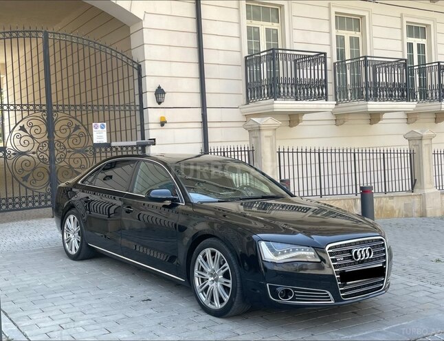 Audi A8-4