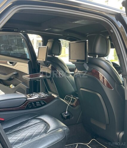 Audi A8-12