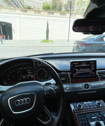 Audi A8-13