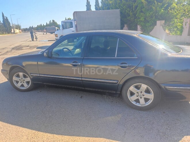 Mercedes E 220-5