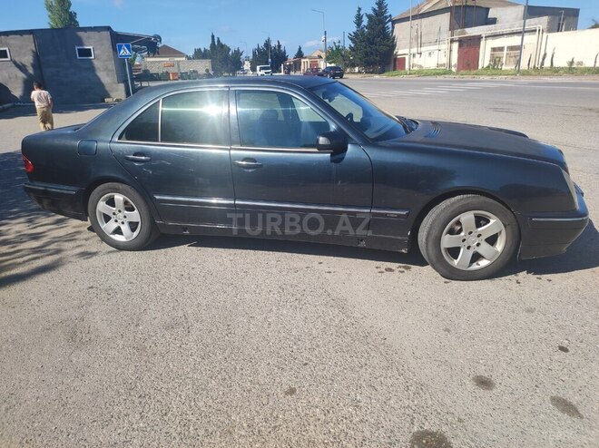 Mercedes E 220-4