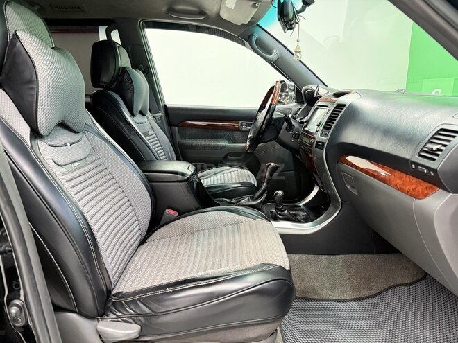Toyota Land Cruiser Prado-10