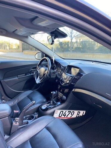 Chevrolet Cruze-12