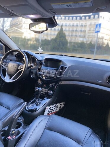 Chevrolet Cruze-13