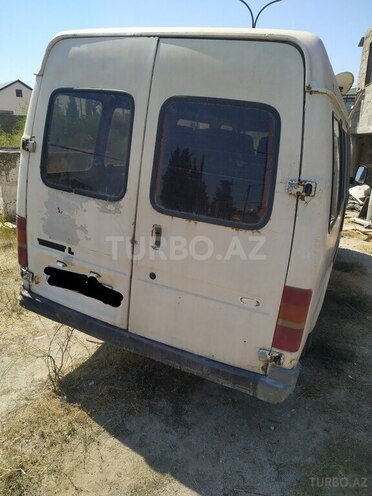 Ford Transit-7