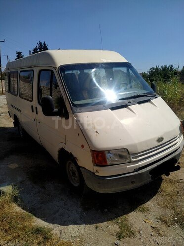 Ford Transit-6