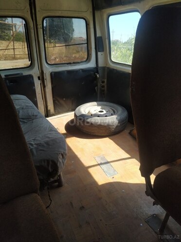 Ford Transit-5